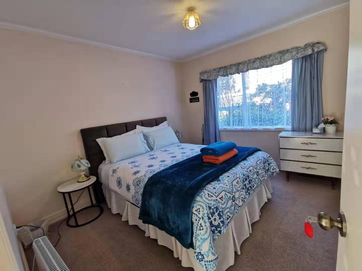Large Private Room In Modern Stylish House Dunedin Bagian luar foto